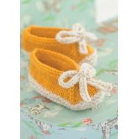 Shoes with Flower, Tab, Bow and Ankle Fastening in Sirdar Snuggly DK (4527) - Digital Version