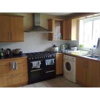 Single Room (with shower and washbasin) to Rent in Hatfield