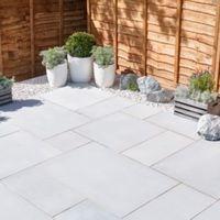 Silver Grey Sawn Natural Sandstone Mixed Size Paving Pack (L)4570 (W)3340mm
