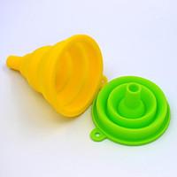 Silicone Kitchen Essential Tool Scalable Funnel (Color Random)