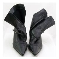 Size 4/37 black leather stiletto heeled boots