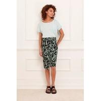 Silhouette Asymmetric Hem Skirt