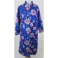 Size 16-18 royal-blue quilted patterned dressing gown