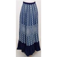 Size: XS Blue and cream long skirt