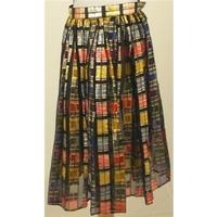 Size XS, gold and multicoloured square pattern skirt