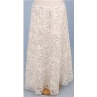 Size XS white patterned skirt