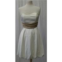 Size: 6 - Cream / ivory - Prom dress