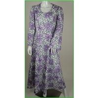 Size: 14 - Purple - Full length dress