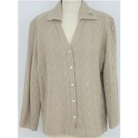 Size L beige zig-zag knit cardigan