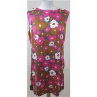 Size L: Multi-coloured sleeveless summer dress