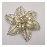 Silver filigree flower brooch - 925 stamp