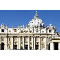 Skip the Line: Vatican Museums Walking Tour including Sistine Chapel, Raphael\'s Rooms and St Peter\'s