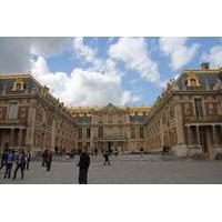Skip the Line: Château de Versailles Murder and Mystery Tour from Paris