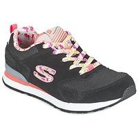 Skechers RETROSPECT FLORAL FANCIES girls\'s Children\'s Shoes (Trainers) in black