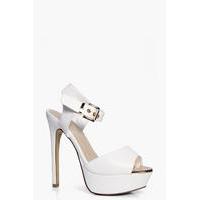 Skyskraper Platform Heels - white