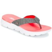 Skechers On the go 400-vivacity women\'s Flip flops / Sandals (Shoes) in grey
