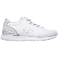 Skechers 900 Sport shoes Women Bianco women\'s Trainers in white