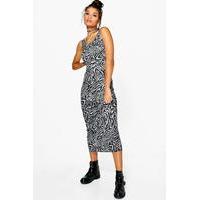 Sleeveless Printed Maxi Dress - black