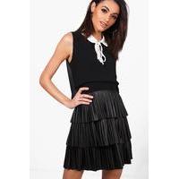 Sleeveless Contrast Colar Blouse - black