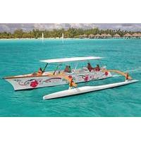 Small-Group Bora Bora Snorkel Cruise by Traditional Polynesian Outrigger Canoe with BBQ Island Lunch