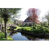 Small-Group Day Tour to Giethoorn and Batavia Stad Fashion Outlet from Amsterdam