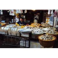 Small-Group Farmers? Market Tour in Shanghai