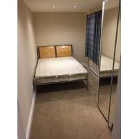 Small double, with en-suite and access to home gym, central location!