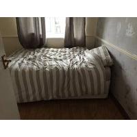 small bedroom for rent