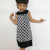 Small black and white chiffon skirt wave point of the girls
