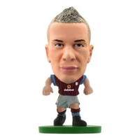 Soccerstarz - Aston Villa Tom Cleverley Home Kit (2015 Version)