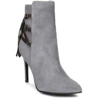 Solo Femme 1412955E44F491300 women\'s Mid Boots in Grey