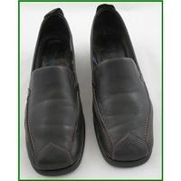 softwaves size 65 brown slip on shoes