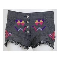 some days lovin size 10 grey embroidered shorts