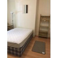 Spacious double room for one person Brentford/South Ealing