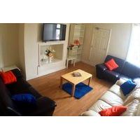 Spare room in 5 bed house in Sandyford