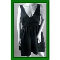 Spotlight by Warehouse - Size: 14 - Black - Knee length dress