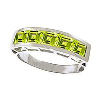 square cut peridot ring 225ctw in 9ct white gold