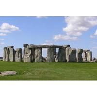 Stonehenge and Bath Day Tour from London with Spanish Speaking Guide