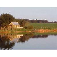 Stonewell Cottages & Vineyards