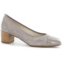 stonefly 108033 decollet women beige womens court shoes in beige