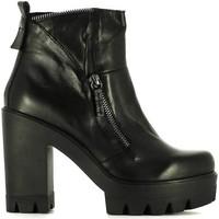 Studio Italia KOIN09 Ankle boots Women Black women\'s Low Ankle Boots in black