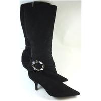 stiletto heeled size 6 black boots