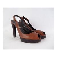 stuart weitzman for russell bromley platform peep shoes size 6