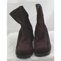 st michael at ms size 5 dark plum suede ankle boots