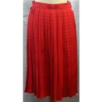 St. michael red skirt size 6 St Michael - Size: 6 - Red - Knee length skirt