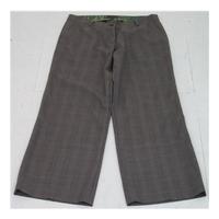 St-Martins, size M brown checked trousers