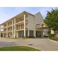 Super 8 Spring/The Woodlands Area