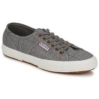 Superga 2750 men\'s Shoes (Trainers) in grey