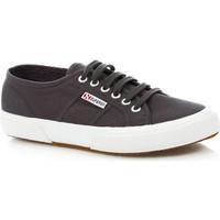 Superga 2750 Cotu Classic Canvas Trainer S000010 men\'s Shoes (Trainers) in grey