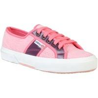 Superga S0072B0_2750_982_PINKPRUNE women\'s Shoes (Trainers) in pink